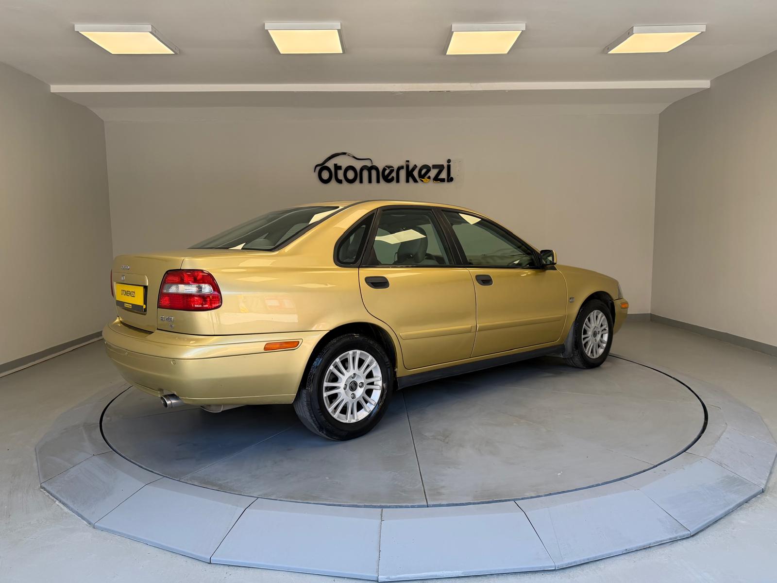 VOLVO S40 5